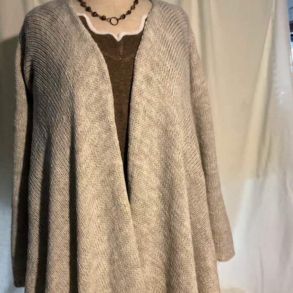 STYLISH! WARM! Wool Shrug - Picture 7 of 9